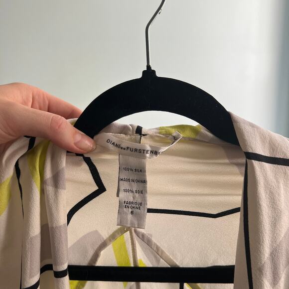 Diane Von Furstenburg Silk 'Damiana' V neck Geometric Midi Dress - 6 - Picture 4 of 6